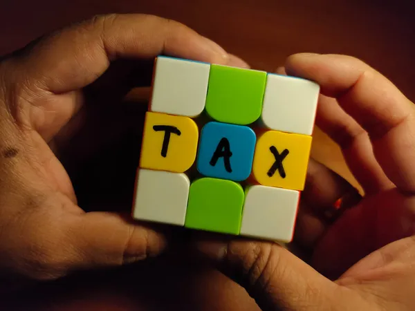 Kolkata India Datato 2021 Concept Solving Problem Tax Written Rubik — Foto Stock