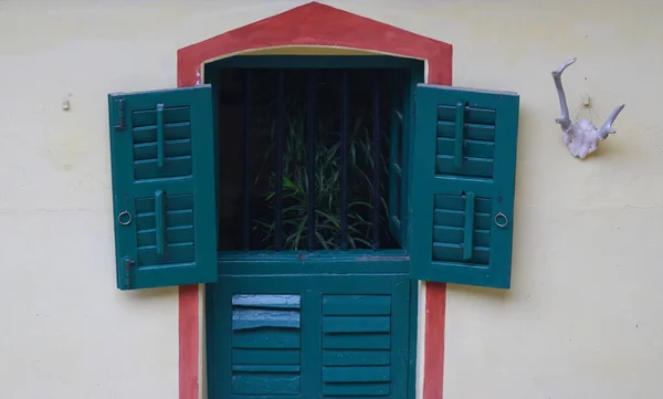 Rajbari penceresinin manzara resmi.