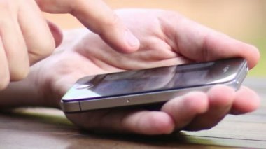 Smartphone 01 kullanan adam
