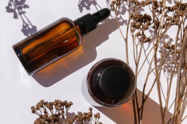 Serum, yüz yağı. Tonik, özüt. Yüz bakımı.