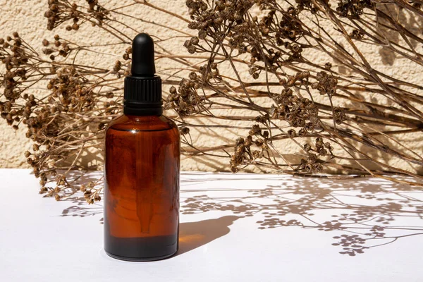 Serum, yüz yağı. Tonik, özüt. Yüz bakımı.