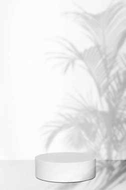 Beyaz yuvarlak podyum. Vektör illüstrasyonu.