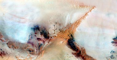   Afrika çöllerinin havadan soyut fotoğrafçılığı. Çöl manzaralarının havadan görünüşü, Tür: Soyut doğalcılık, soyuttan mecazlara, 