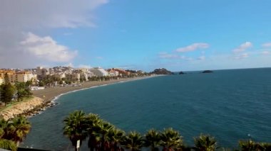San Cristobal sahili ve sahilinin videosu öğlen Almuecar, Costa tropikal, Granada, Endülüs, İspanya,