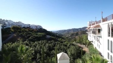 Turist kasabası Frigiliana, Malaga, Axarqua, Endülüs, İspanya 'nın tipik kemerlerinin videosu,