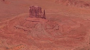 Amerika 'nın çöllerinin, Navajo topraklarının, ABD ulusal parklarının manzaralarının videosu.