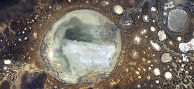 Döllenmiş yumurta, alegori, Afrika çöllerinin havadan çekilmiş soyut fotoğrafları. Çöl manzaralarının havadan görünüşü, Tür: Soyut doğalcılık, soyuttan mecazlara,