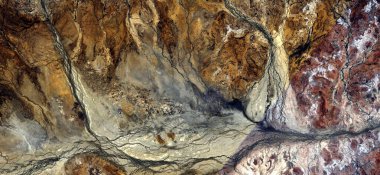 Sonbahar ormanı, alegori, Afrika çöllerinin havadan çekilmiş soyut fotoğrafları. Çöl manzaralarının havadan görünüşü, Tür: Soyut doğalcılık, soyuttan mecazlara,