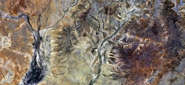 Sonbahar ormanı, alegori, Afrika çöllerinin havadan çekilmiş soyut fotoğrafları. Çöl manzaralarının havadan görünüşü, Tür: Soyut doğalcılık, soyuttan mecazlara,