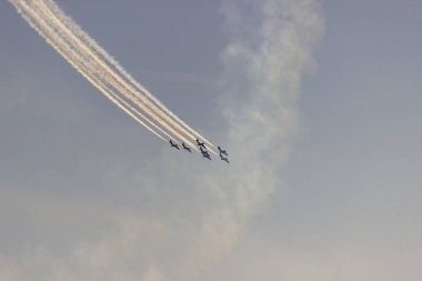 dublörlük yapan savaş uçakları, hava saldırısı, savaş, hava muharebesi gibi.,