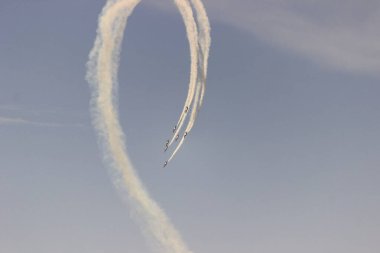 dublörlük yapan savaş uçakları, hava saldırısı, savaş, hava muharebesi gibi.,