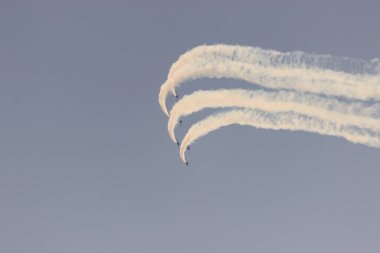 dublörlük yapan savaş uçakları, hava saldırısı, savaş, hava muharebesi gibi.,