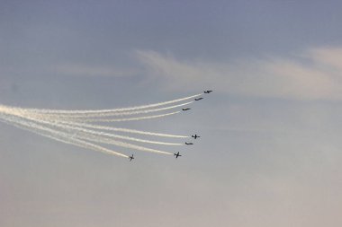 dublörlük yapan savaş uçakları, hava saldırısı, savaş, hava muharebesi gibi.,