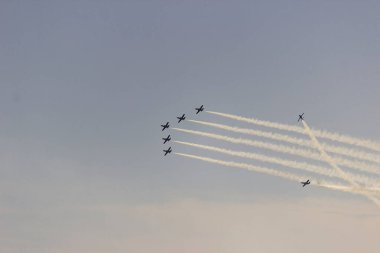 dublörlük yapan savaş uçakları, hava saldırısı, savaş, hava muharebesi gibi.,