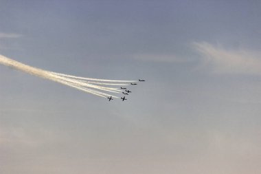 dublörlük yapan savaş uçakları, hava saldırısı, savaş, hava muharebesi gibi.,