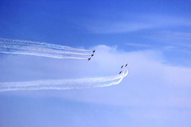 dublörlük yapan savaş uçakları, hava saldırısı, savaş, hava muharebesi gibi.,