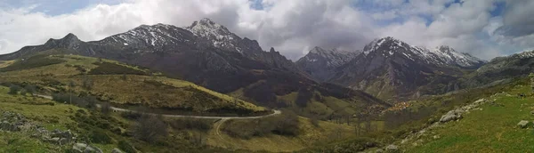 Fotografía Panorámica Sotres Famosa Ciudad Turística Los Picos Europa Asturias — Foto de Stock