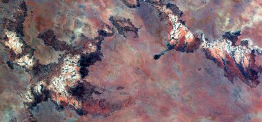 Afrika 'daki çöllerin soyut manzaraları, savaştan sonraki şekilleri ve renkleri taklit ederek, soyut doğalcılık, soyut doğalcılıktan figüratif şekle dönüşür.