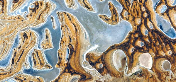 Afrika çöllerinin soyut manzarası havadan hayatın gelişiminin şekillerini ve renklerini taklit ederek: soyut Natüralizm, soyut soyuttan mecazlara