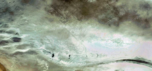 Afrika çöllerinin fırtınadan önceki şekilleri ve renkleri taklit eden soyut manzara fotoğrafı: Soyut doğalcılık, soyut doğalcılıktan figüratif resme