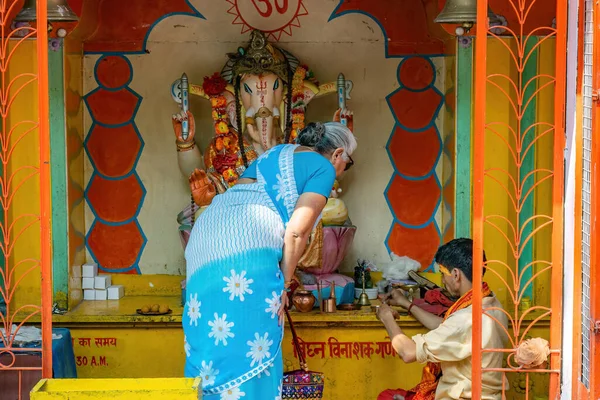 Het Indiase Volk Manifesteert Zijn Religieuze Toewijding Aan Zijn Altaren — Stockfoto
