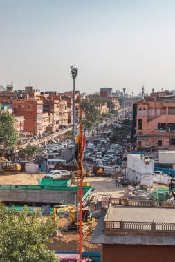 Jaipur şehrinin ve insanların panoramik görüntüsü