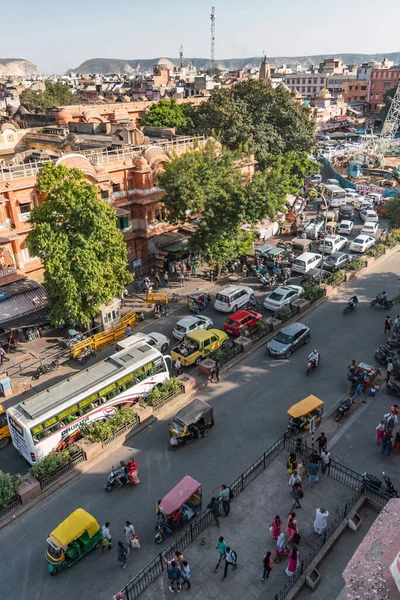 Jaipur şehrinin ve insanların panoramik görüntüsü