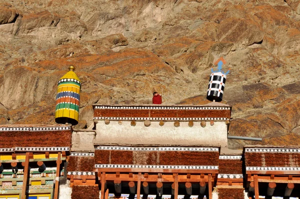 Mönch im Hemis-Kloster — Stockfoto