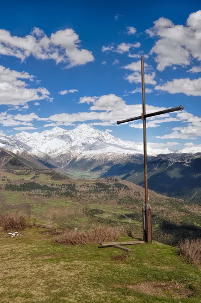 Cruce sobre Mestia — Foto de Stock