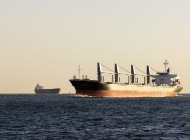 Kargo gemisi Körfez'de