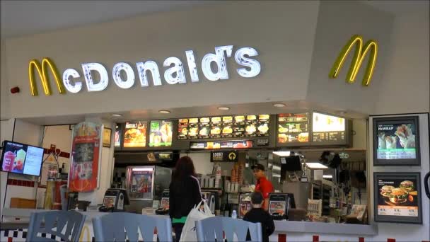 McDonalds restaurant counter — Stock Video