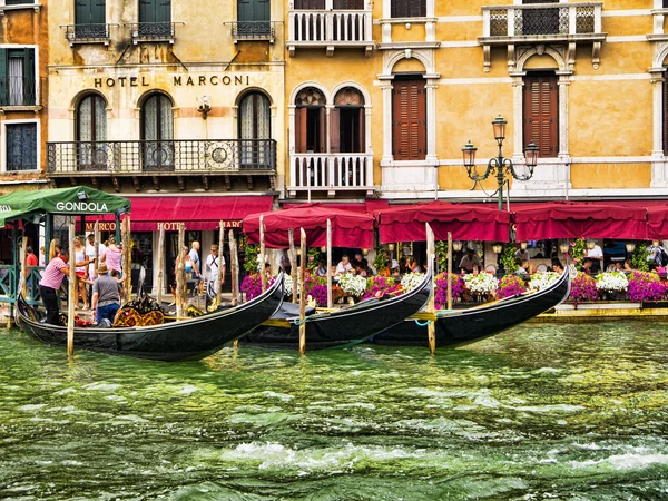 Venecia conocida como La Serenísima en el norte de Italia es un lugar mágico — Foto de Stock