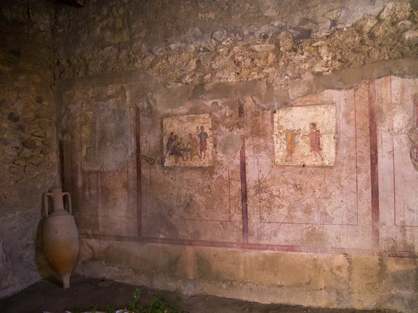 Ruinas en la otrora enterrada ciudad de Pompeya Italia — Foto de Stock