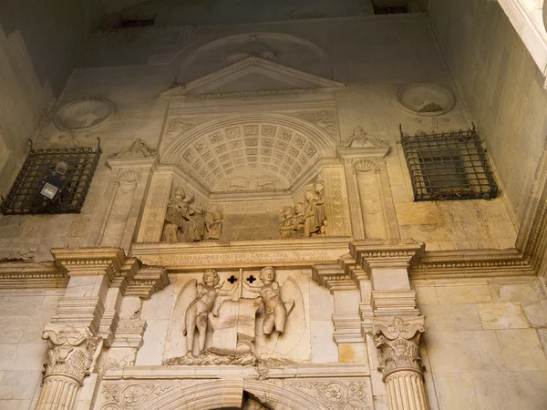 CA stel nuevo veya new castle Napoli Güney İtalya