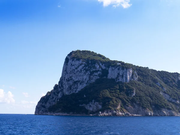 Волшебный остров Капри в Италии — стоковое фото