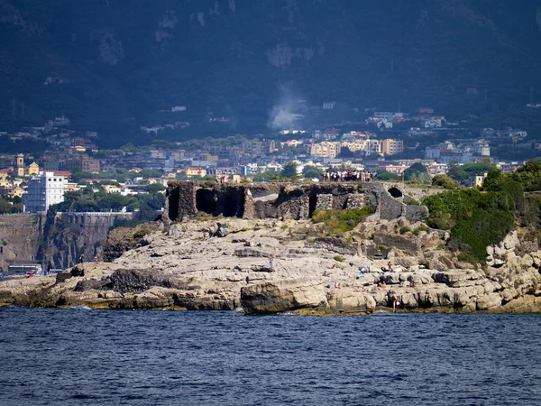 Wioski na wybrzeżu wokół miasta sorrento, w południowych Włoszech — Zdjęcie stockowe