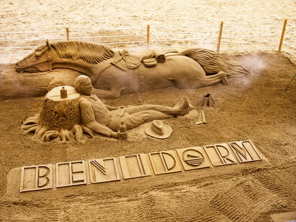 Zand sculptuur op benidorm strand aan de costa blanca Spanje — Stockfoto