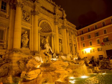 Roma'daki trevi Çeşmesi, gece büyülü bir yer