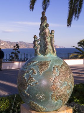 heykel sabrıyla balcon de europa mağaralar, nerja, İspanya bulunan çocuklar için