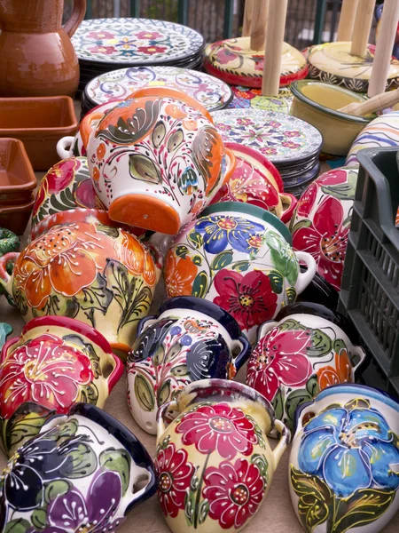 Ceramiche sul mercato a Frigiliana — Foto Stock