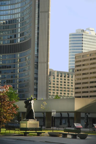 Estátua de Sir Winston Churchill em Toronto, Canadá — Fotografia de Stock