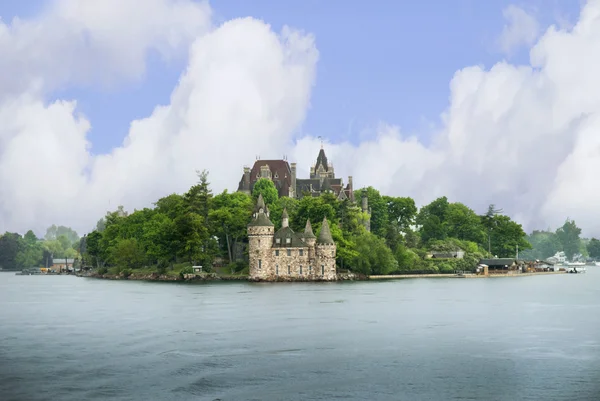 Piękne boldt zamku na wyspie serca w st lawrence river między Kanadą i usa — Zdjęcie stockowe