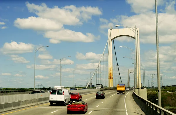 Puente sobre el río San Lorenzo cerca de Toronto Canadá — Foto de Stock