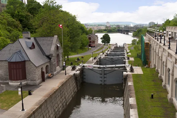 O canal bloqueia em Ottawa Leste do Canadá — Fotografia de Stock