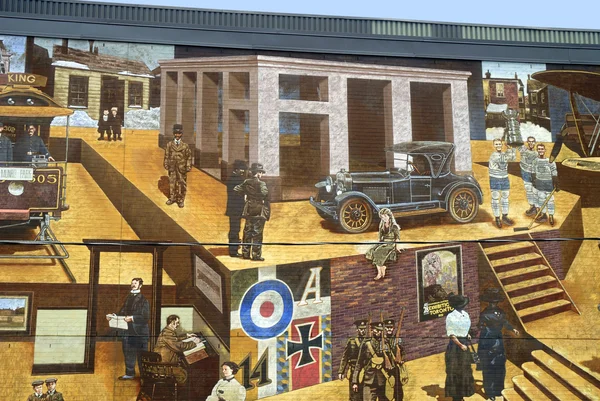 Enormi pitture murali nel Distretto Distillerie di Toronto in Canada raffiguranti la storia della città — Foto Stock