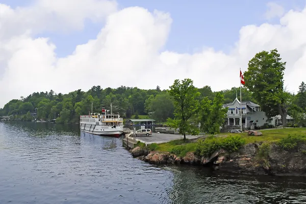 ABD ve Kanada sınırında st lawrence Nehri üzerinde 1000 Islands. — Stok fotoğraf