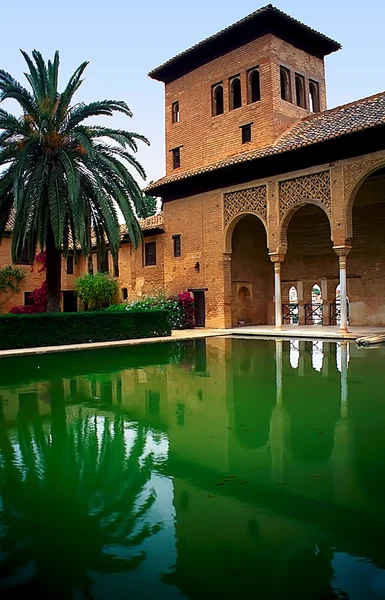 Il Palazzo dell'Alhambra a Granada Spagna — Foto Stock