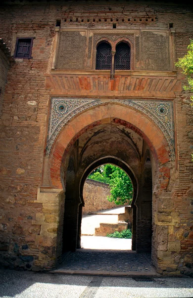 O Portão do Vinho do Palácio de Alhambra em Granada Espanha — Fotografia de Stock