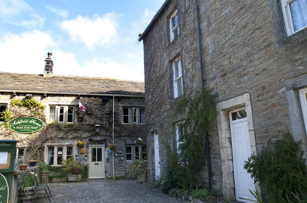 Vesnice grassington yorkshire dales a linton falls — Stock fotografie