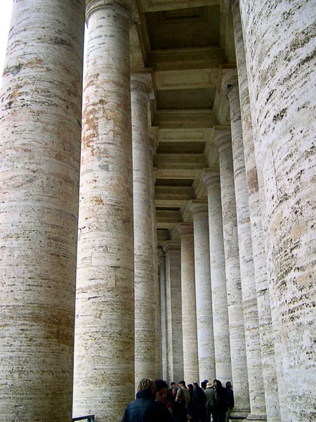 Indrukwekkende Collonade Rond Het Sint Pietersplein Rome Italië — Stockfoto